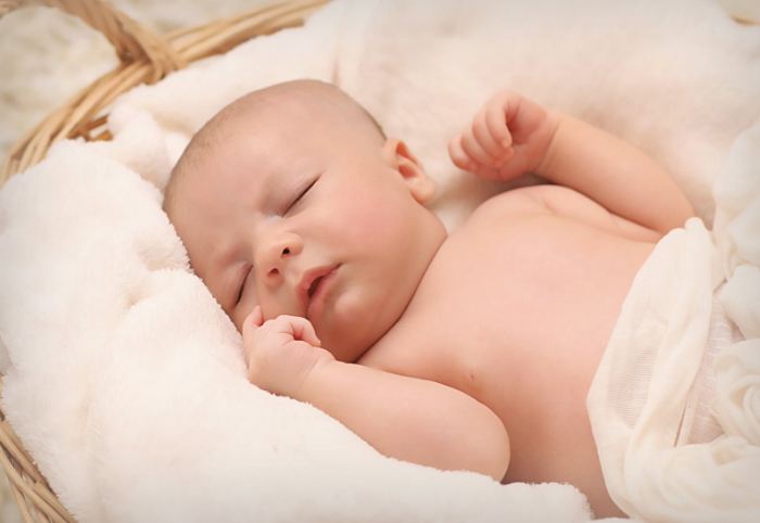 Bé sơ sinh một ngày ngủ bao nhiêu là đủ